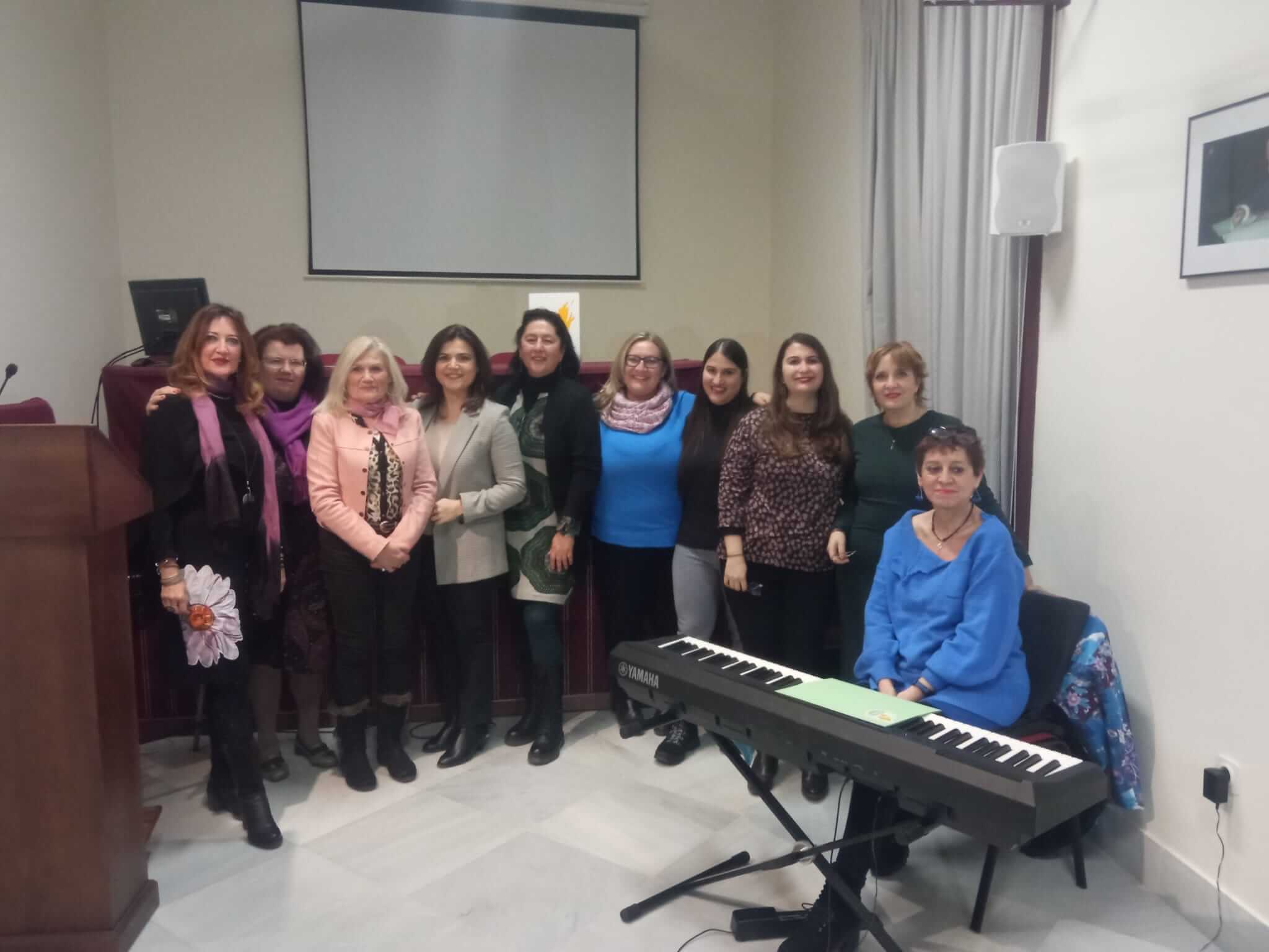 Recital poético “Con Voz de Mujer”